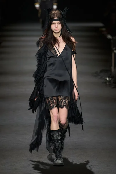 Look 7